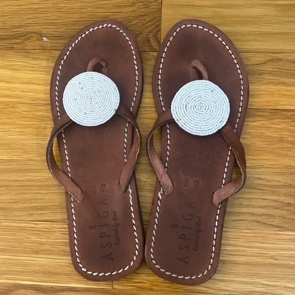 Aspiga Women’s Brown Flip Flops With Beaded Detailing Size 37/7 - Picture 1 of 5